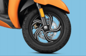 Diamond-Cut Alloy Wheels